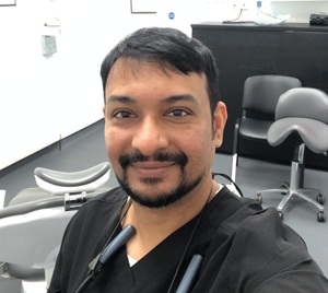 Periodontist and Implantologist at Smile and Move Polyclinic