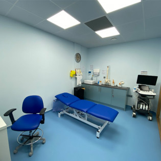 Poly Clinic Room Physiotherapy, Podiatry and other Health services Clinic Room
